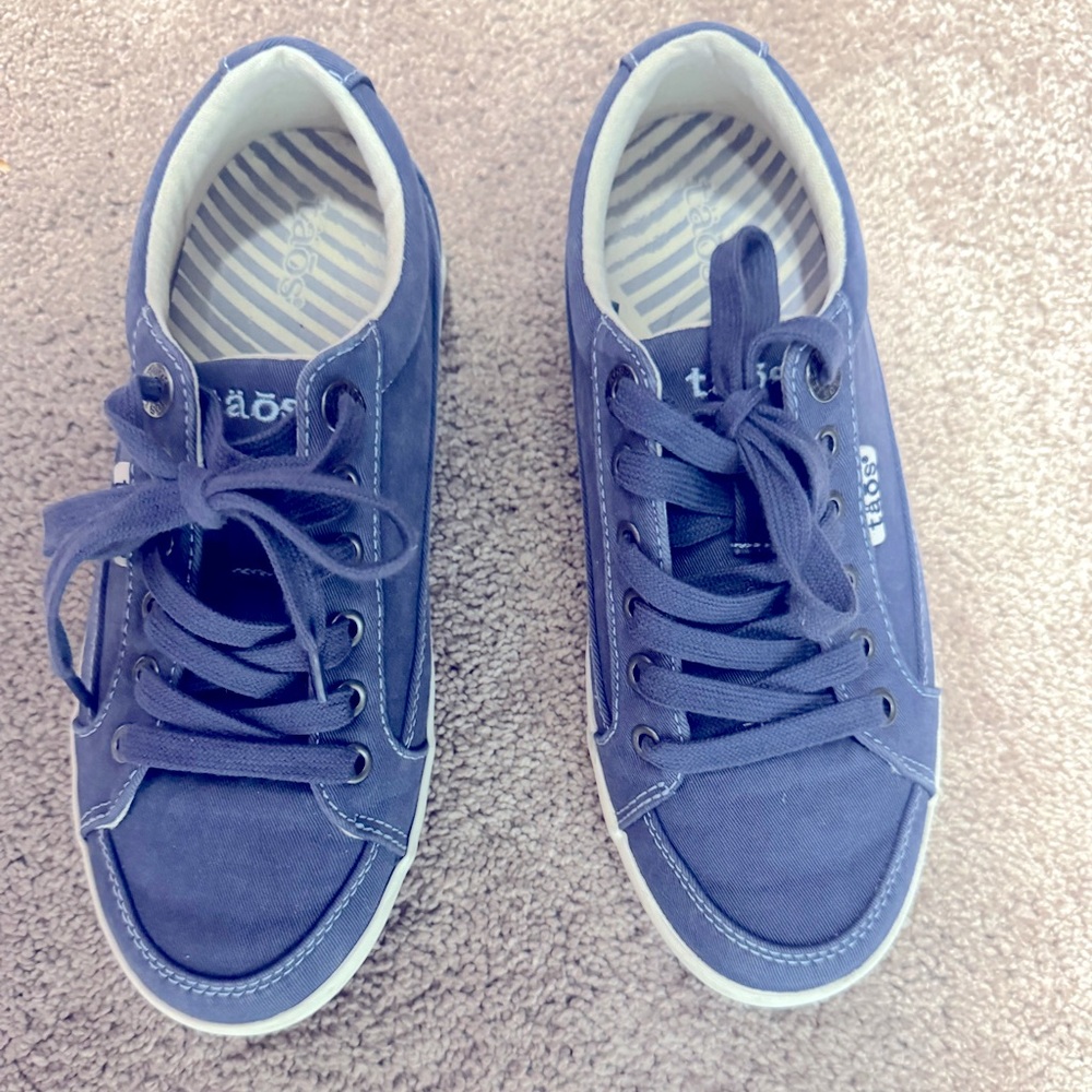 Taos Sneakers Size 6.5W